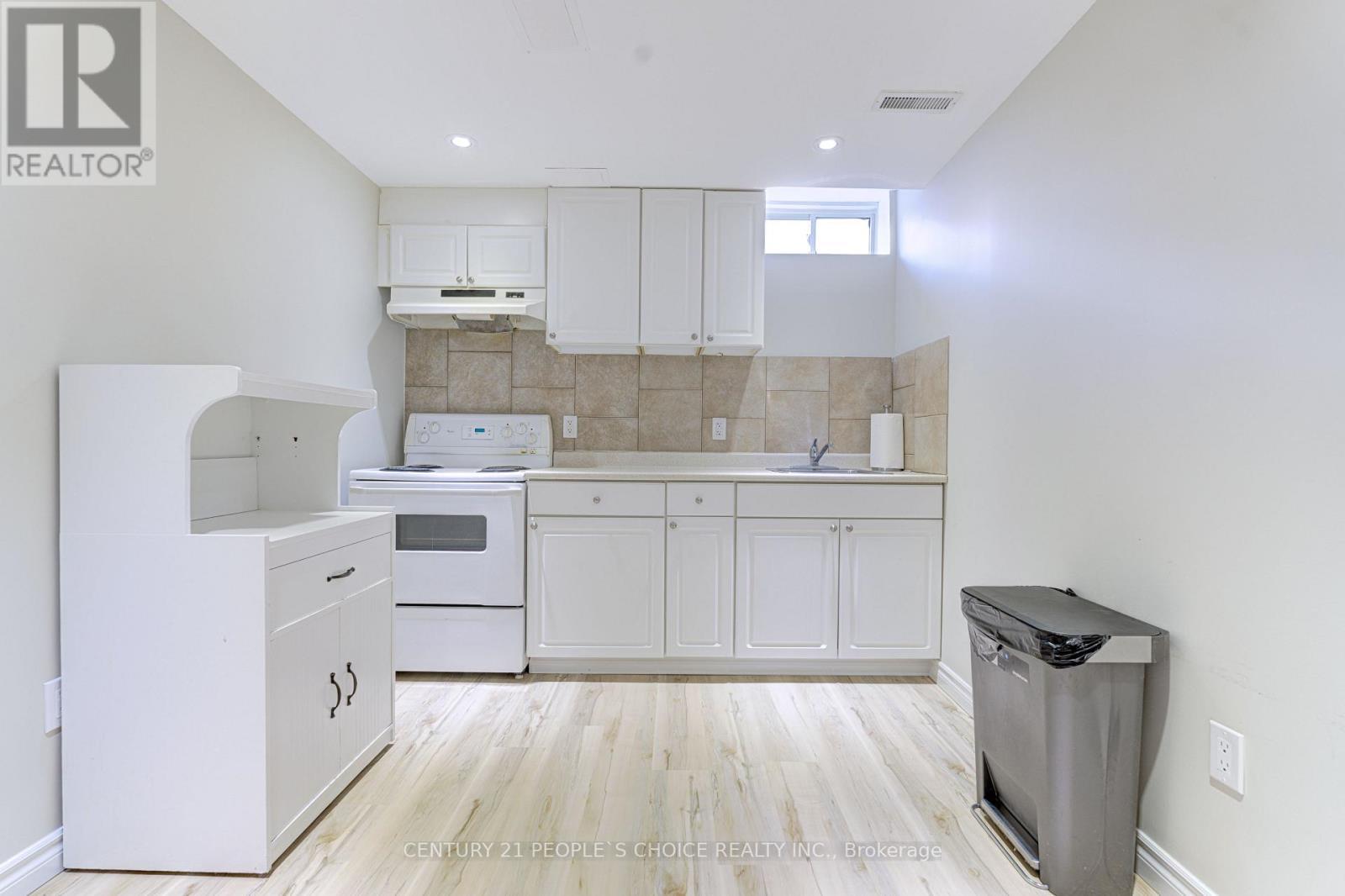 












BSMT - 3278 SPRINGRUN WAY

,
Mississauga (Churchill Meadows),




Ontario
L5M6T1

