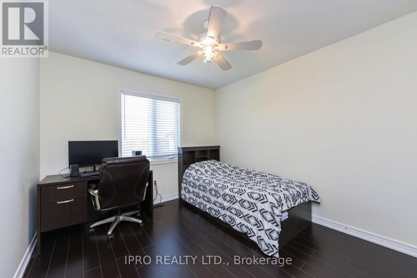 












304 DALGLEISH GARDEN

,
Milton (SC Scott),




Ontario
L9T6Z7


