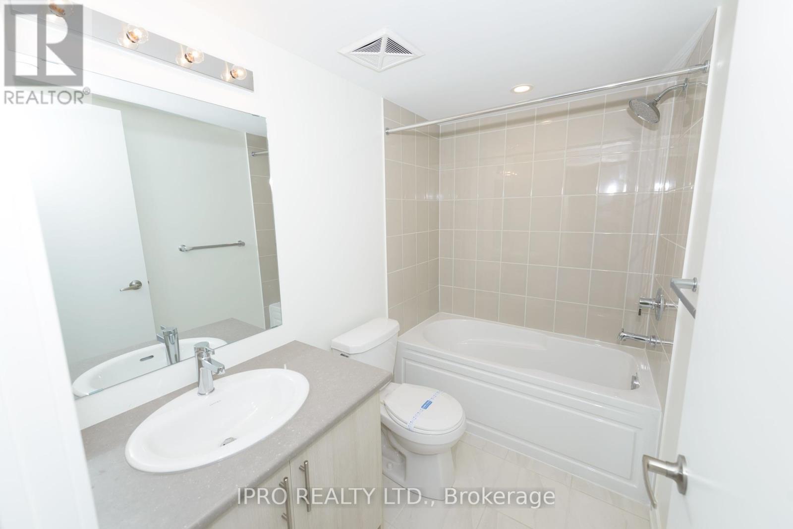 












17 - 3540 COLONIAL DRIVE

,
Mississauga (Erin Mills),




Ontario
L5L0C1

