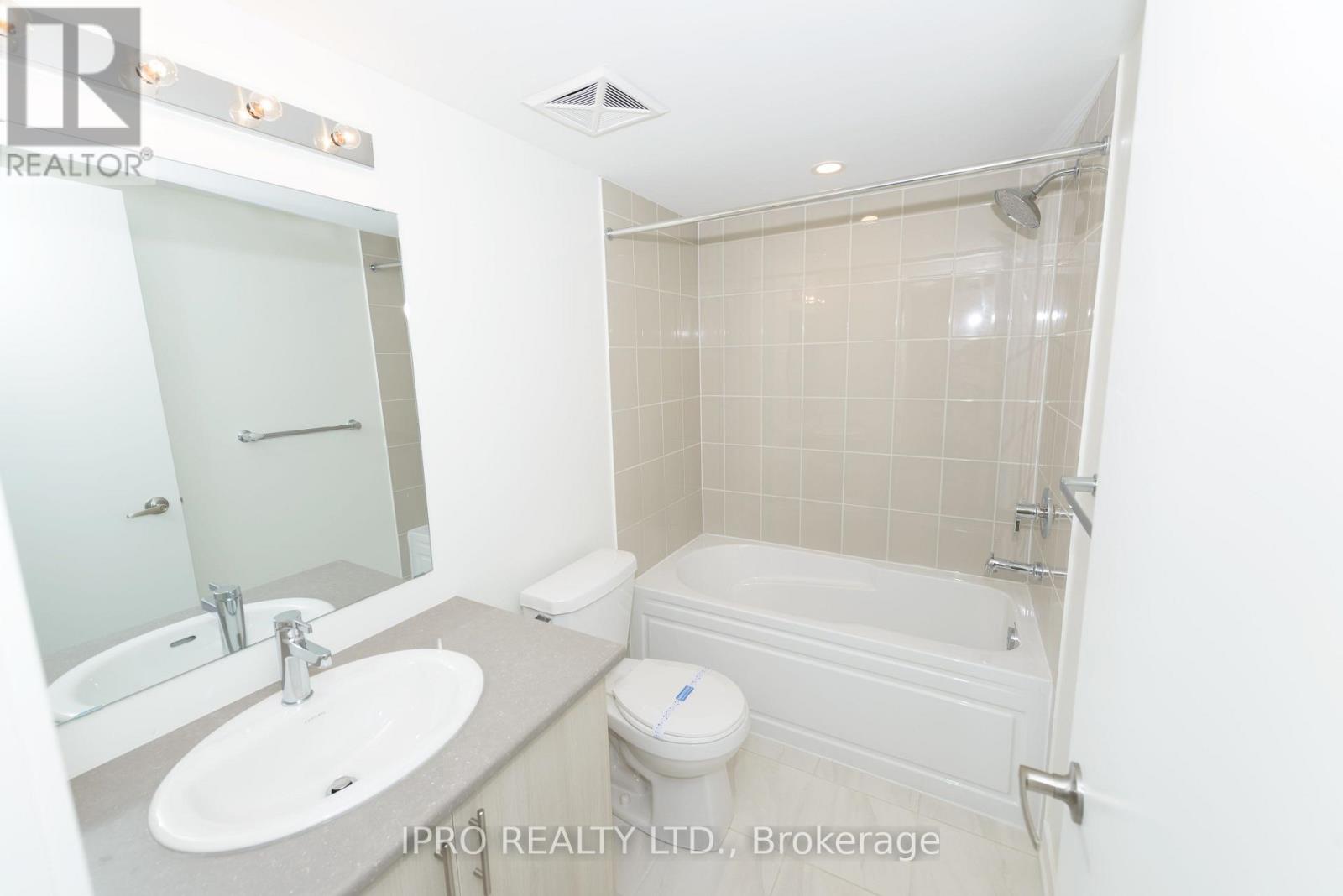 












17 - 3540 COLONIAL DRIVE

,
Mississauga (Erin Mills),




Ontario
L5L0C1

