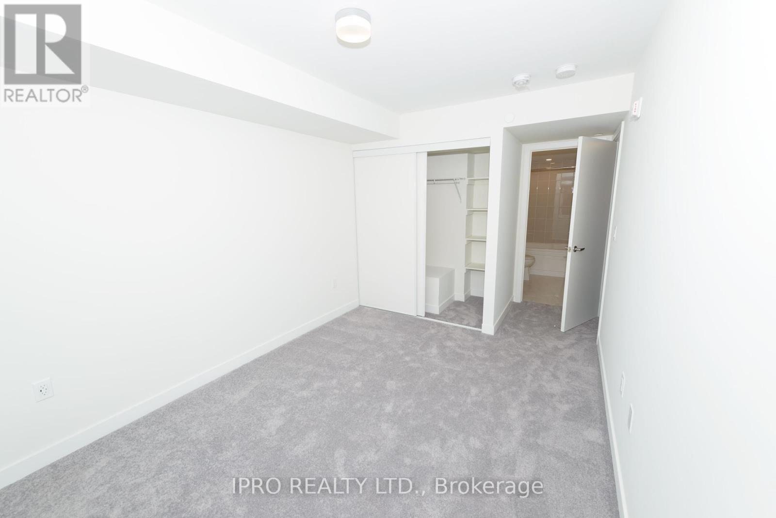 












17 - 3540 COLONIAL DRIVE

,
Mississauga (Erin Mills),




Ontario
L5L0C1

