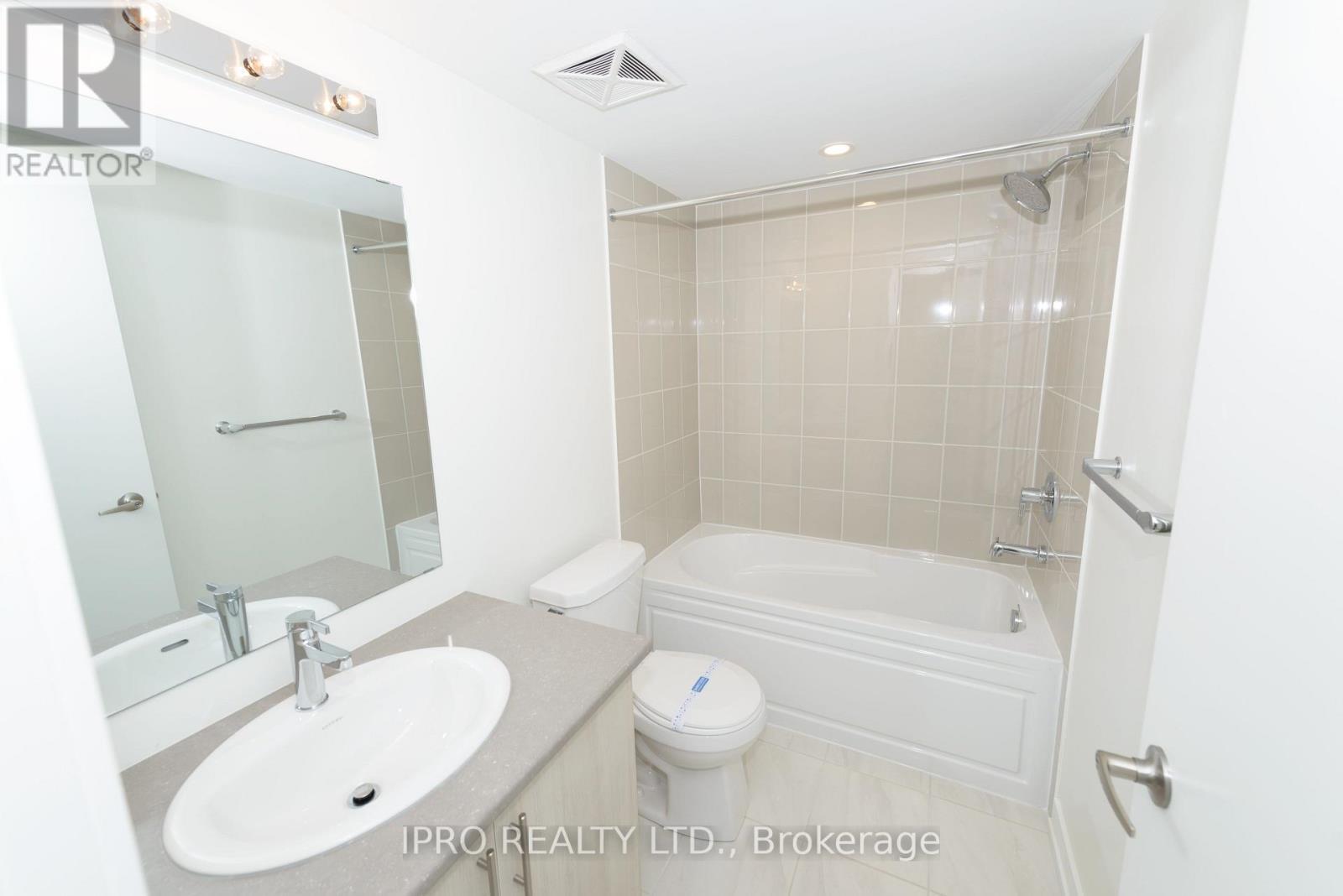 












17 - 3540 COLONIAL DRIVE

,
Mississauga (Erin Mills),




Ontario
L5L0C1

