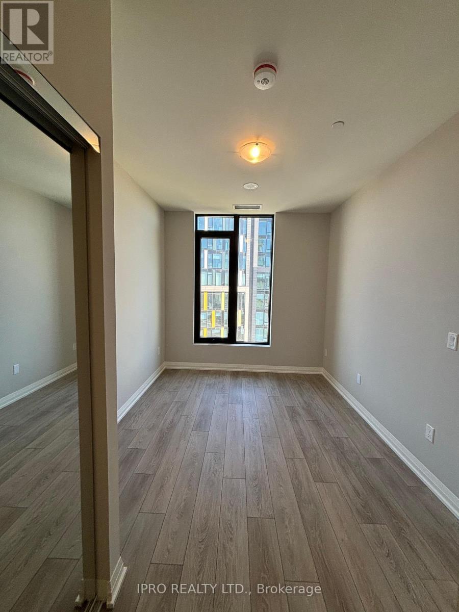 












704 - 3006 WILLIAM CUTMORE BOULEVARD

,
Oakville (WP Winston Park),




Ontario
L6H8A4


