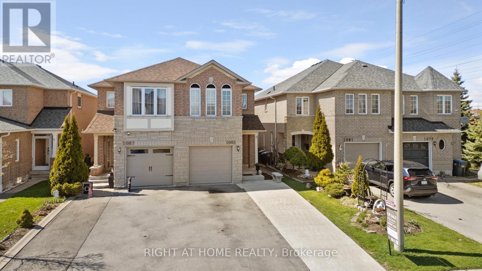 












1085 FOXGLOVE PLACE

,
Mississauga (East Credit),




Ontario
L5V2N5

