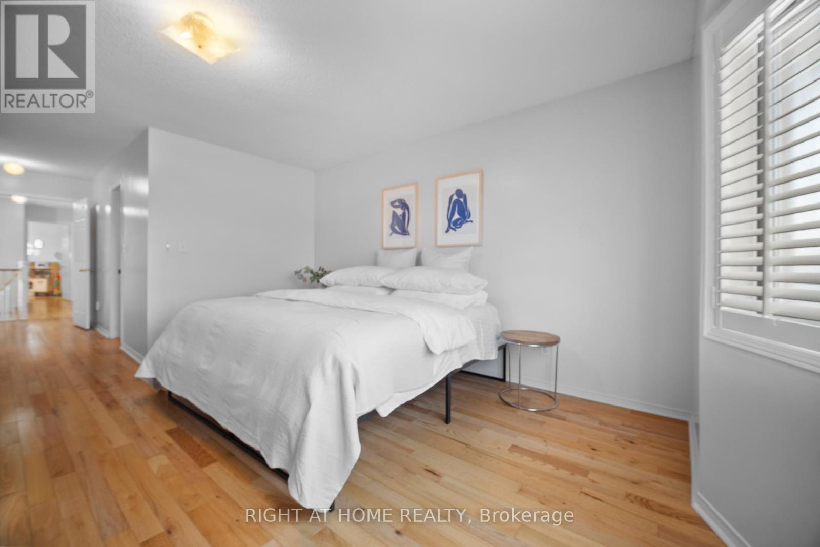












1085 FOXGLOVE PLACE

,
Mississauga (East Credit),




Ontario
L5V2N5

