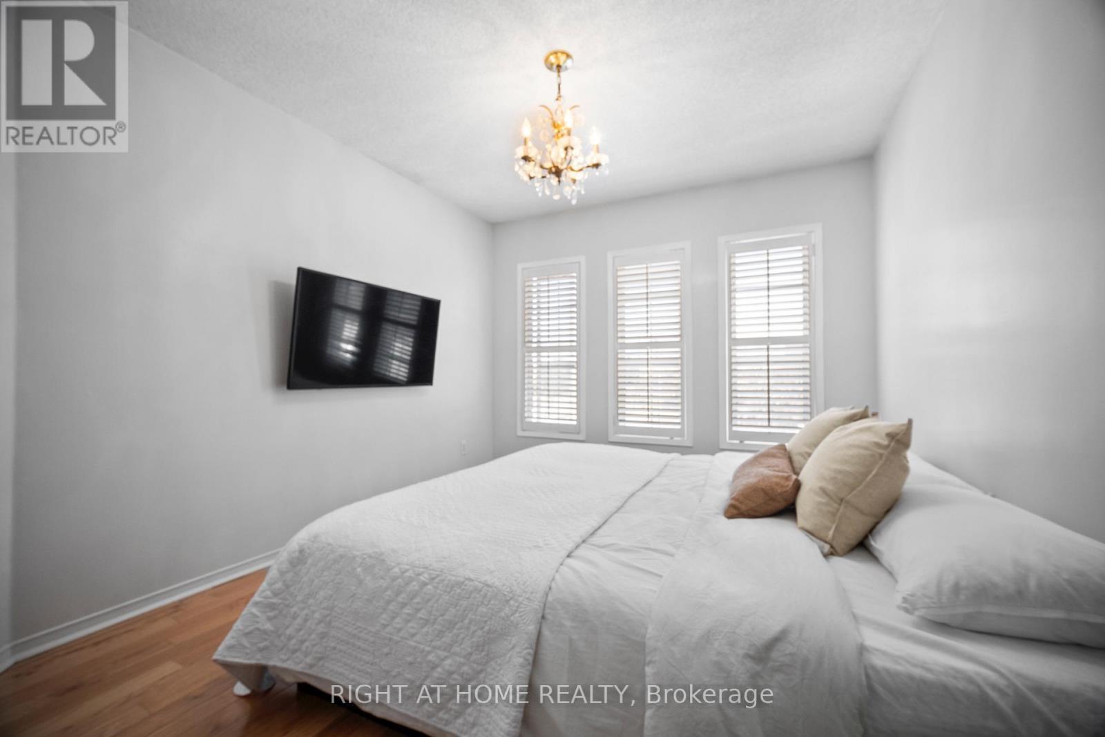 












1085 FOXGLOVE PLACE

,
Mississauga (East Credit),




Ontario
L5V2N5


