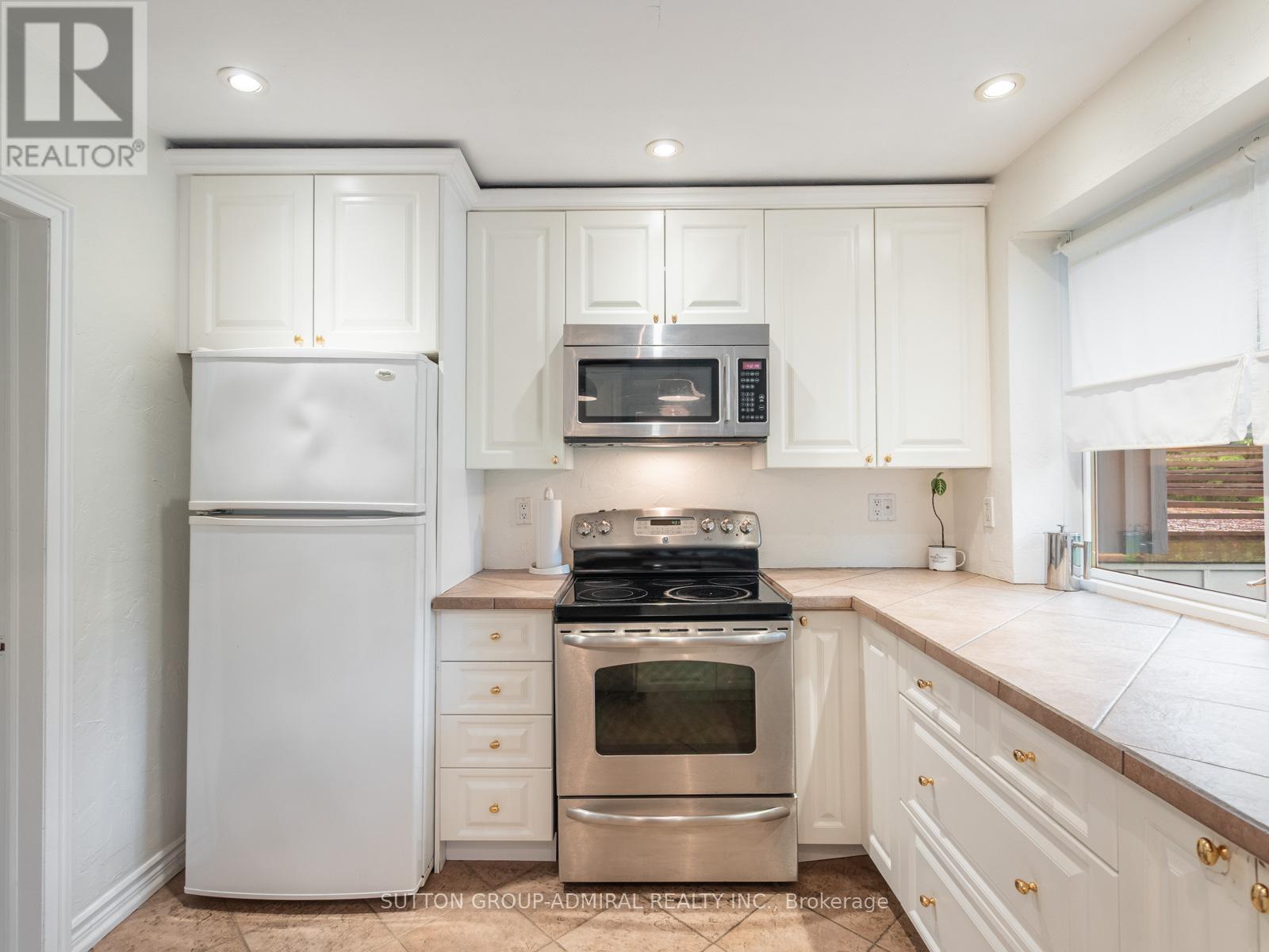 












5509 HIXON AVENUE

,
Burlington (Appleby),




Ontario
L7L3S1

