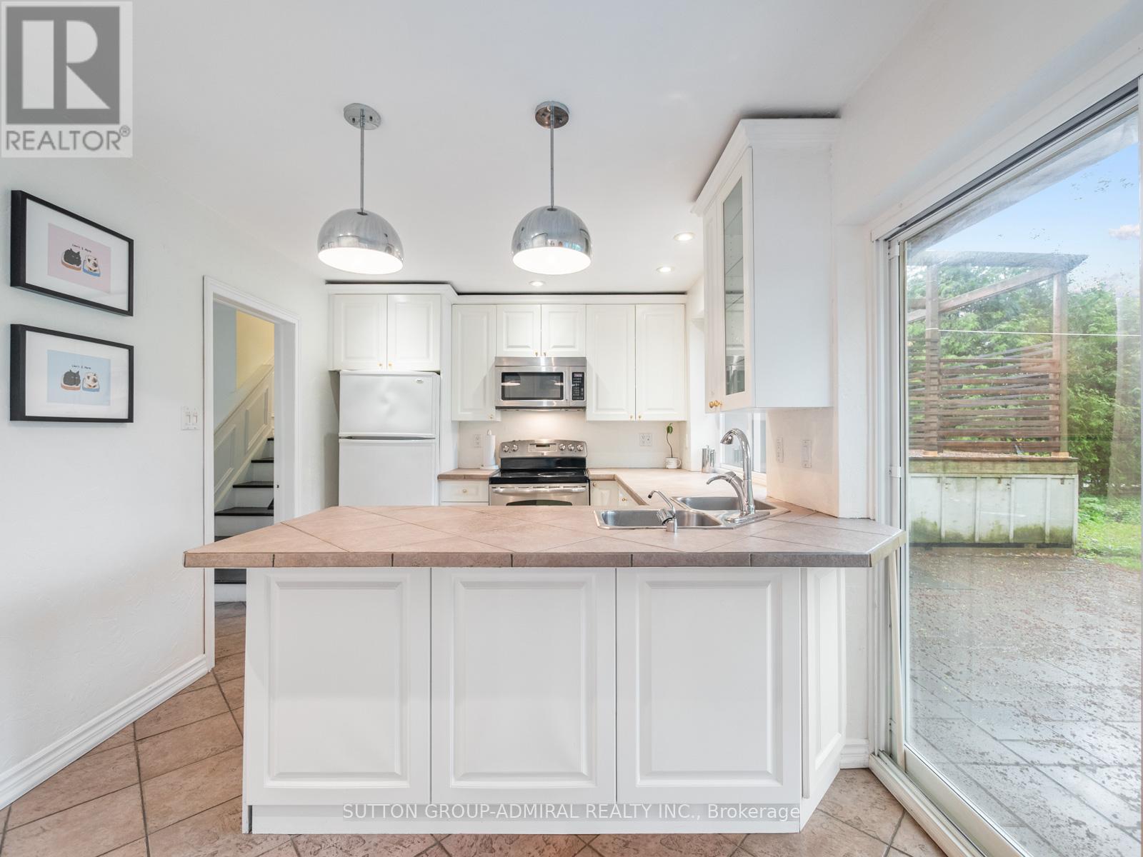 












5509 HIXON AVENUE

,
Burlington (Appleby),




Ontario
L7L3S1

