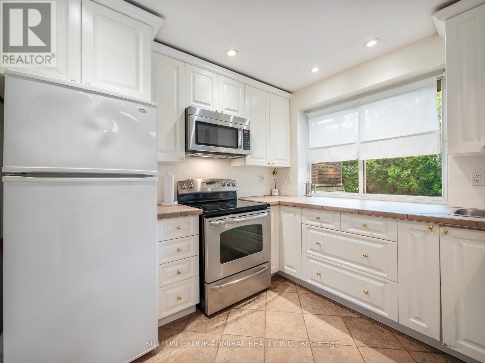 












5509 HIXON AVENUE

,
Burlington (Appleby),




Ontario
L7L3S1

