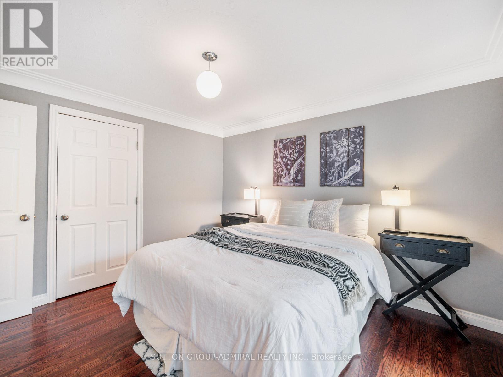 












5509 HIXON AVENUE

,
Burlington (Appleby),




Ontario
L7L3S1

