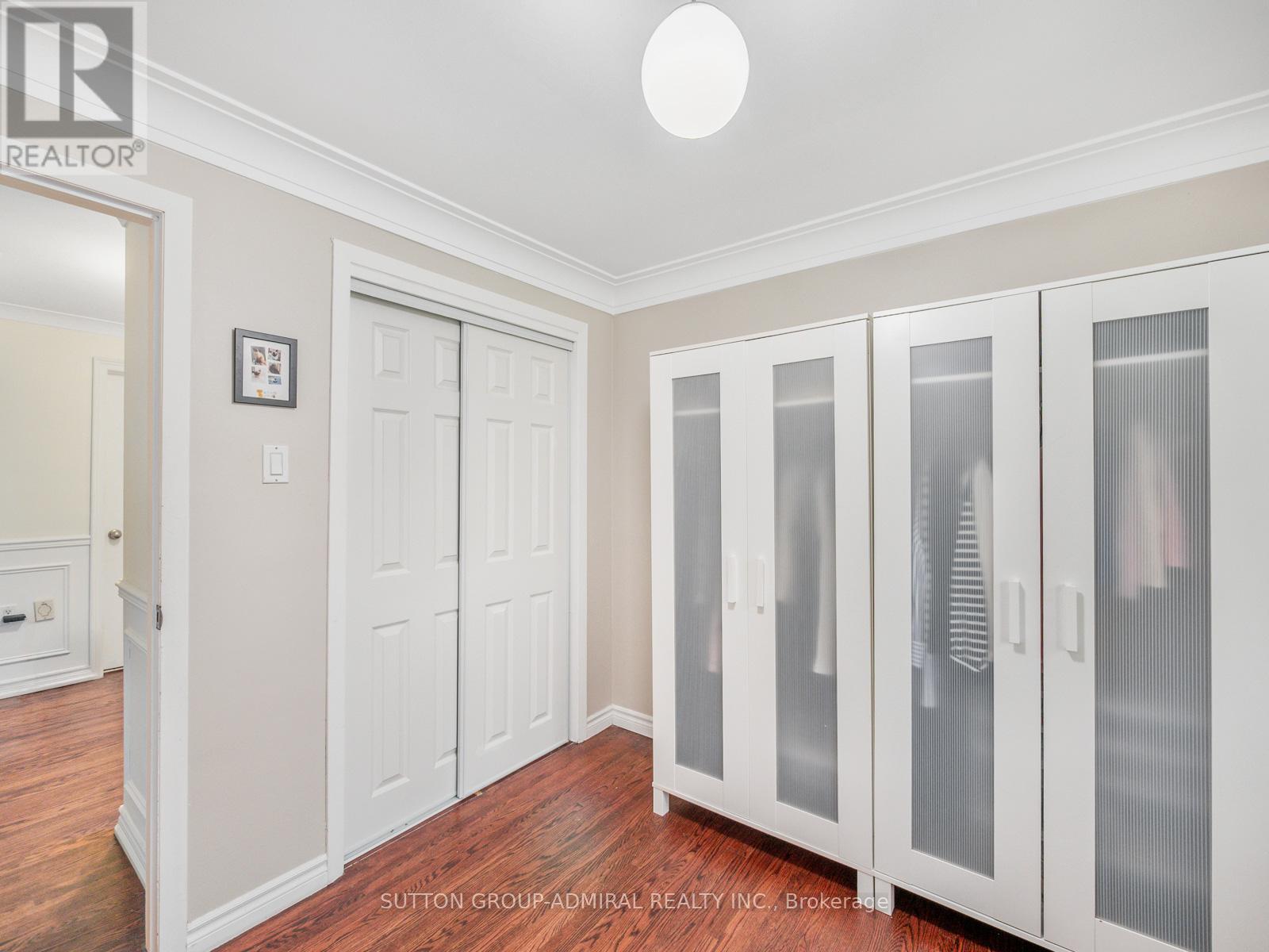 












5509 HIXON AVENUE

,
Burlington (Appleby),




Ontario
L7L3S1

