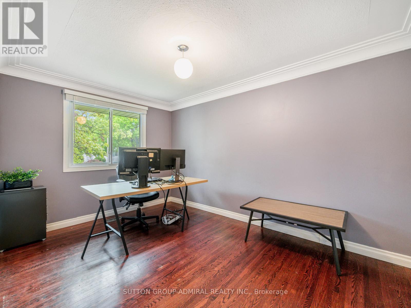 












5509 HIXON AVENUE

,
Burlington (Appleby),




Ontario
L7L3S1

