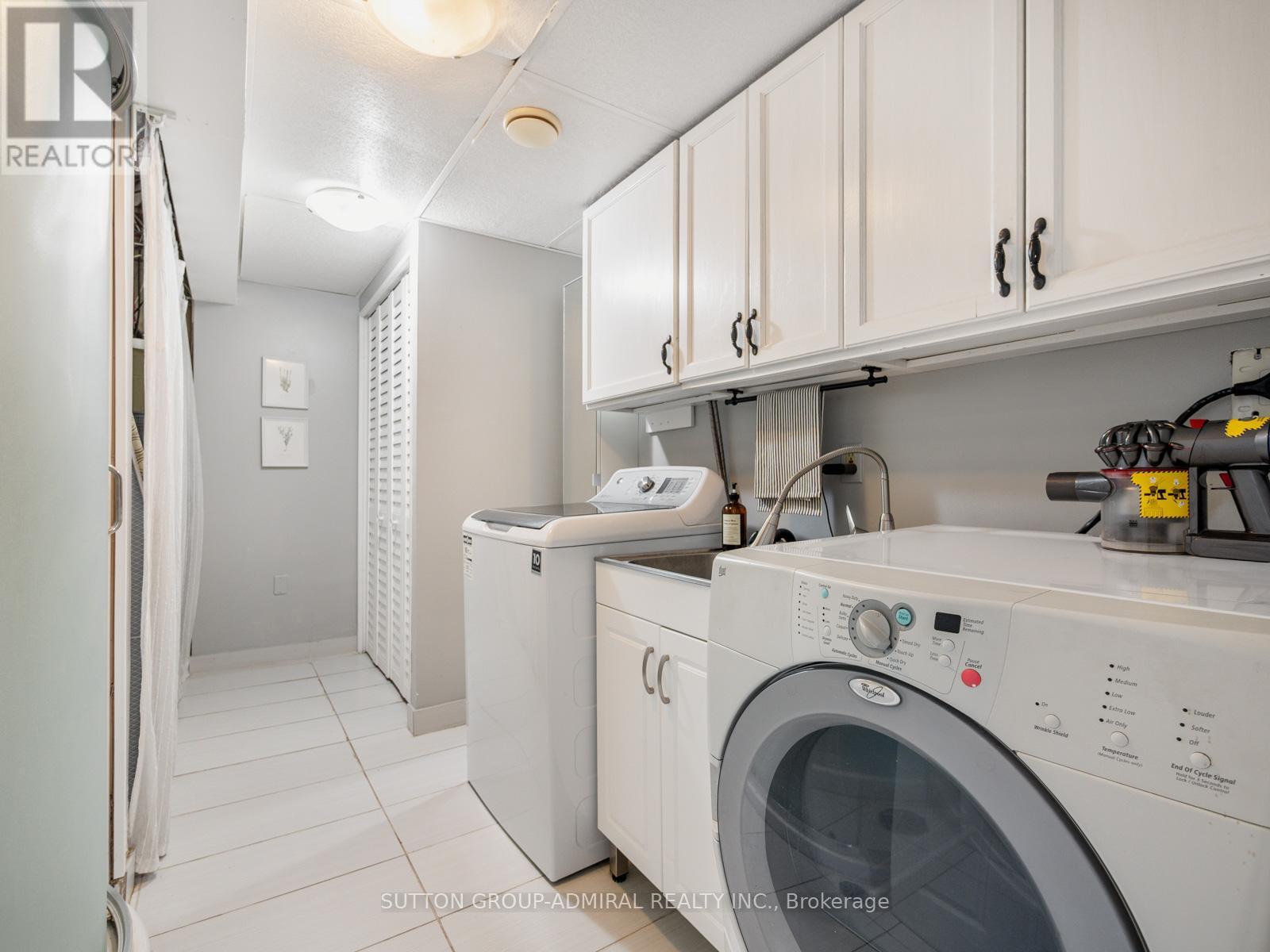












5509 HIXON AVENUE

,
Burlington (Appleby),




Ontario
L7L3S1


