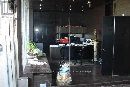 












1017 FINCH AVENUE W

,
Toronto (York University Heights),




Ontario
M3J2C7

