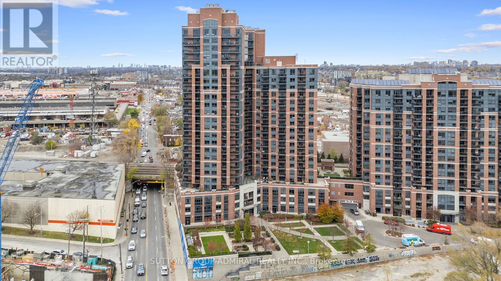 












1715 - 60 HEINTZMAN STREET

,
Toronto (Junction Area),




Ontario
M6P5A1

