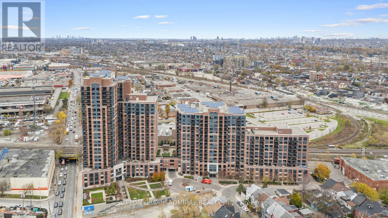 












1715 - 60 HEINTZMAN STREET

,
Toronto (Junction Area),




Ontario
M6P5A1

