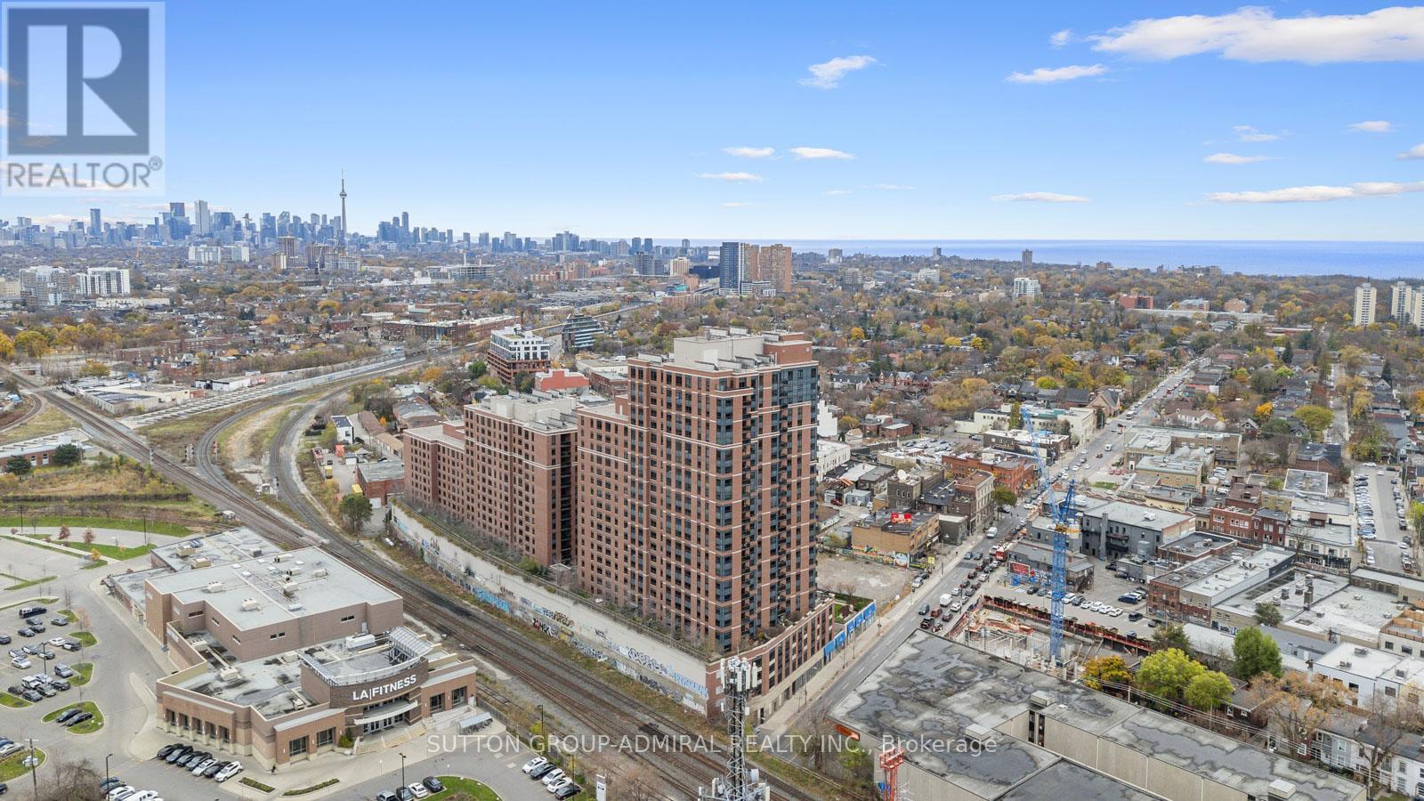 












1715 - 60 HEINTZMAN STREET

,
Toronto (Junction Area),




Ontario
M6P5A1

