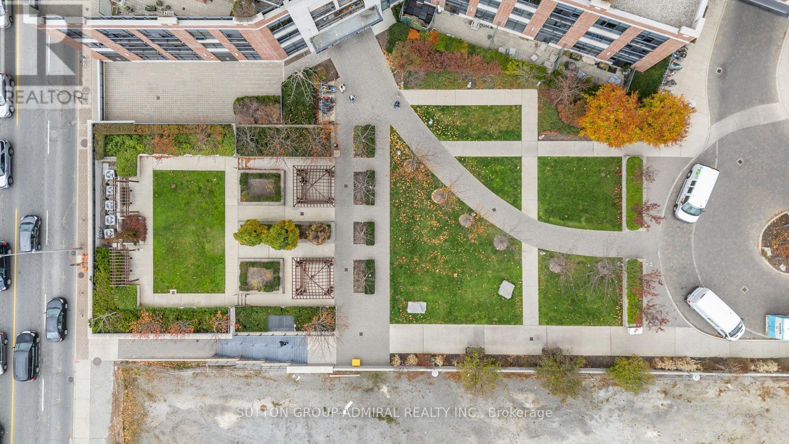 












1715 - 60 HEINTZMAN STREET

,
Toronto (Junction Area),




Ontario
M6P5A1

