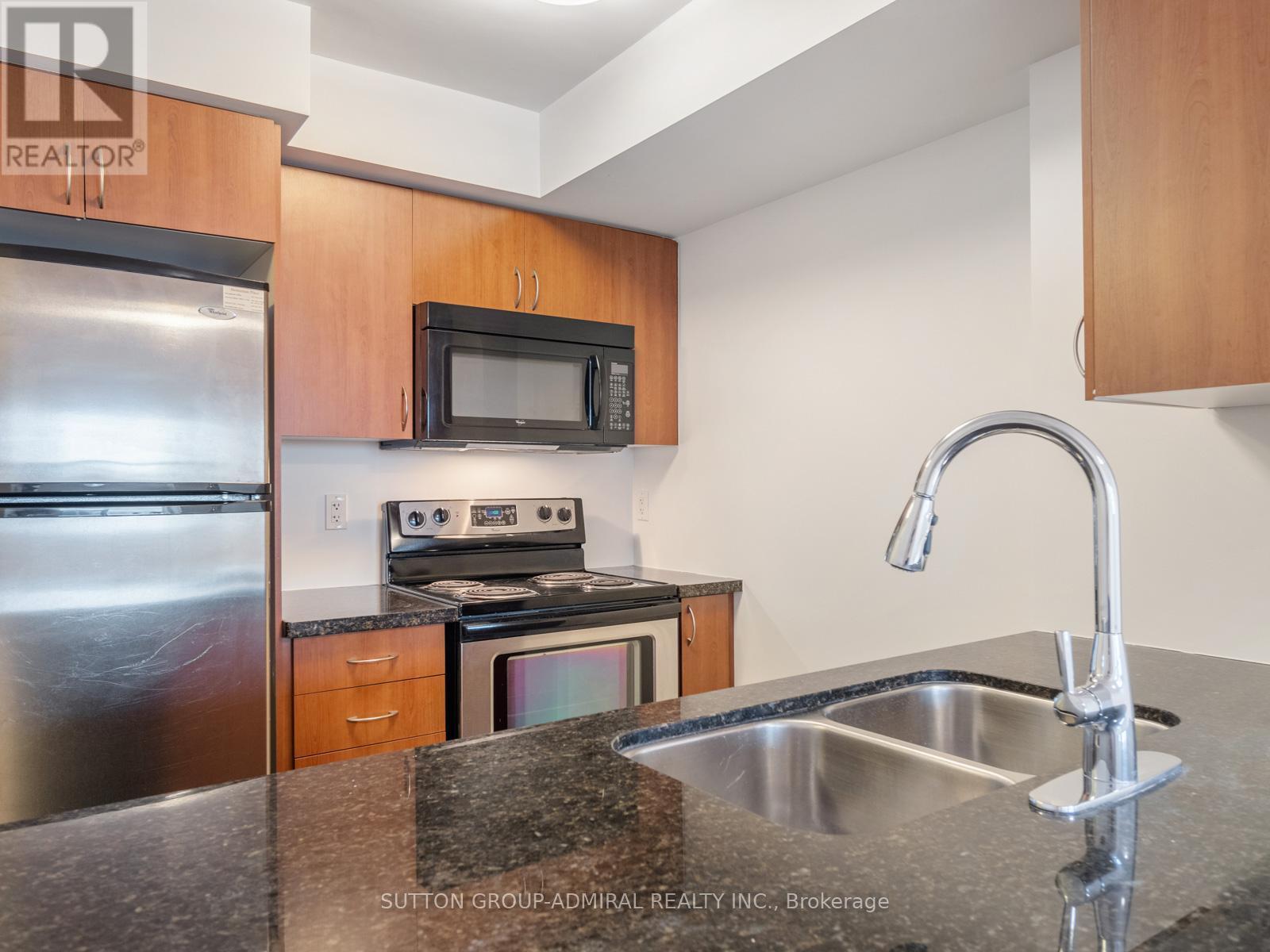 












1715 - 60 HEINTZMAN STREET

,
Toronto (Junction Area),




Ontario
M6P5A1

