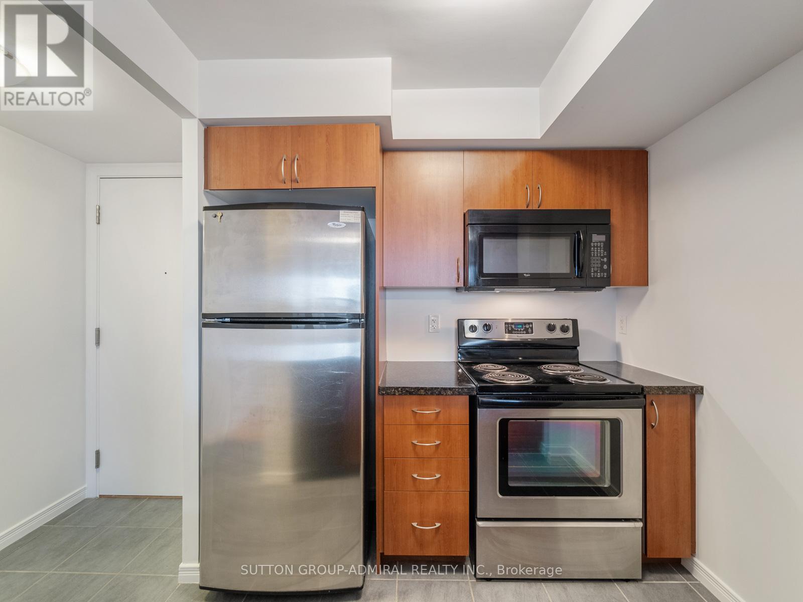 












1715 - 60 HEINTZMAN STREET

,
Toronto (Junction Area),




Ontario
M6P5A1

