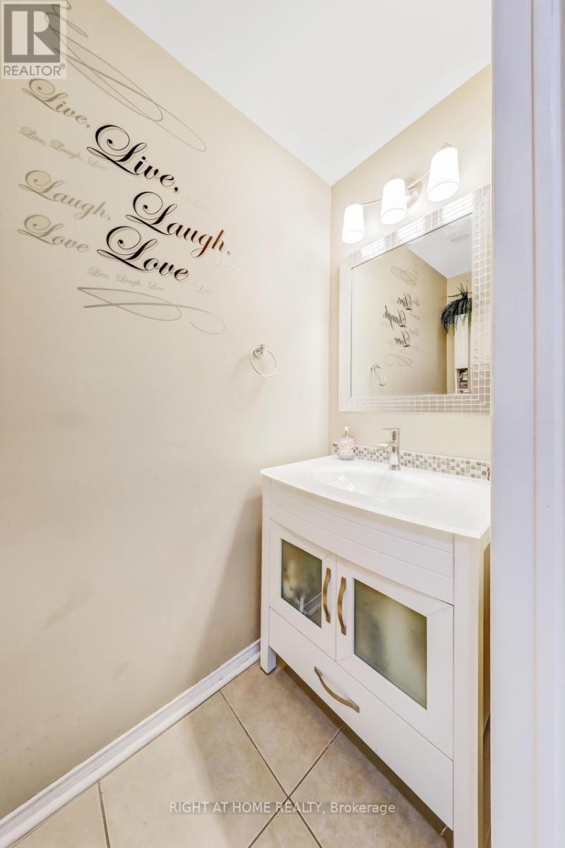 












30 MAYBERRY COURT

,
Brampton (Central Park),




Ontario
L6S5B2

