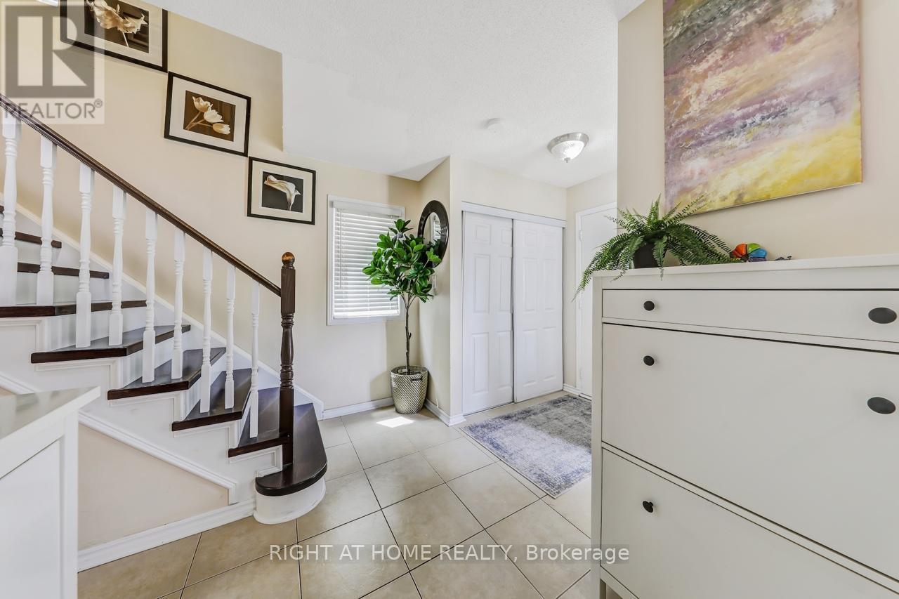 












30 MAYBERRY COURT

,
Brampton (Central Park),




Ontario
L6S5B2

