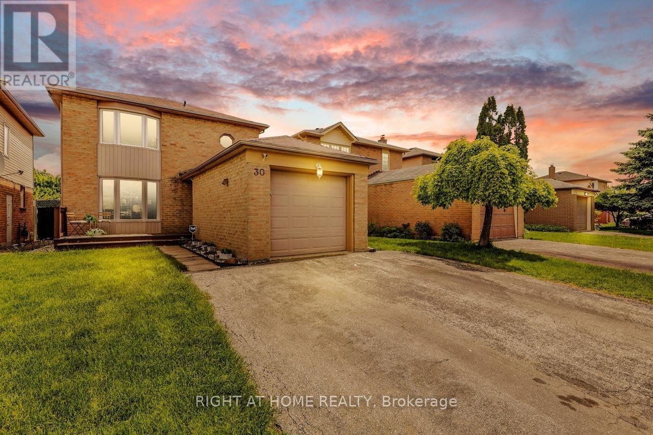 












30 MAYBERRY COURT

,
Brampton (Central Park),




Ontario
L6S5B2

