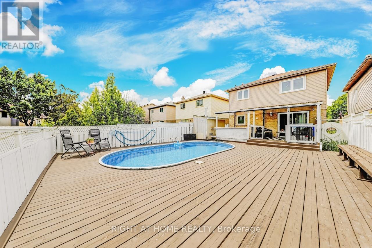 












30 MAYBERRY COURT

,
Brampton (Central Park),




Ontario
L6S5B2

