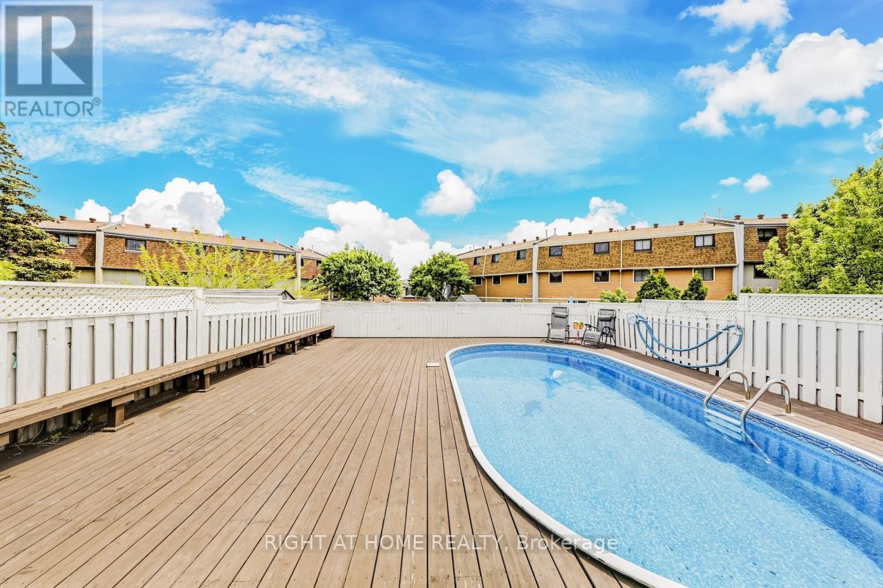 












30 MAYBERRY COURT

,
Brampton (Central Park),




Ontario
L6S5B2

