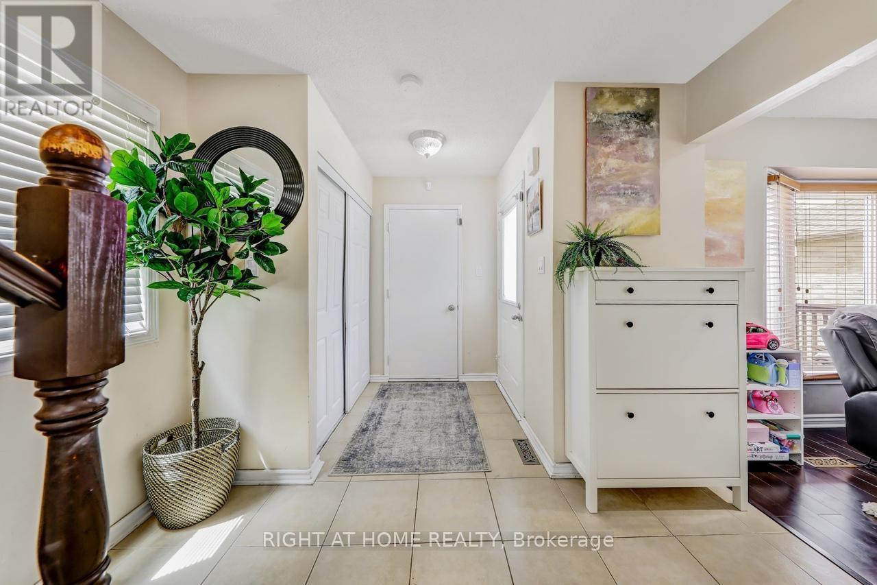 












30 MAYBERRY COURT

,
Brampton (Central Park),




Ontario
L6S5B2


