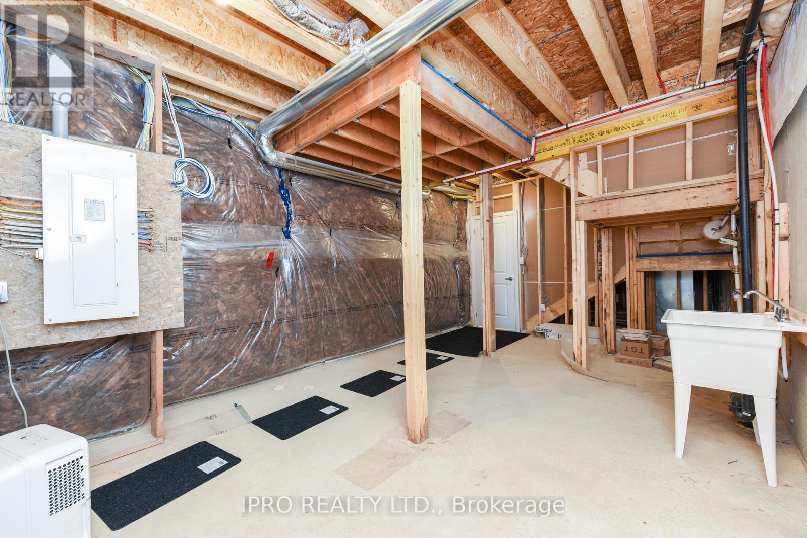 












3523 POST ROAD

,
Oakville (GO Glenorchy),




Ontario
L6H7W5

