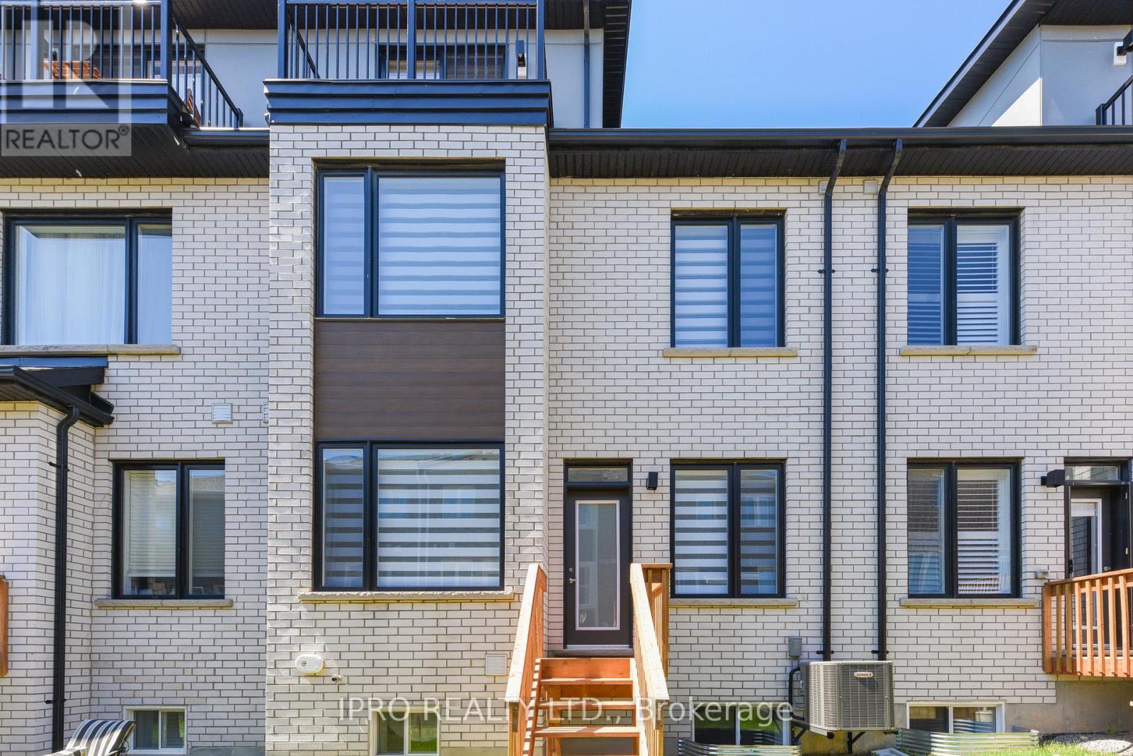 












3523 POST ROAD

,
Oakville (GO Glenorchy),




Ontario
L6H7W5

