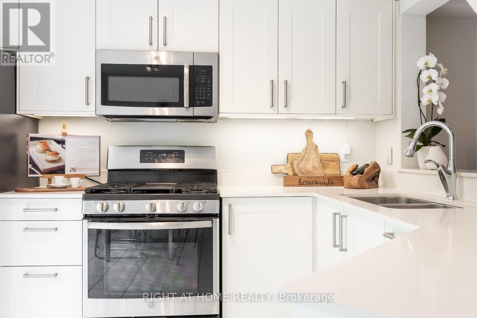 












133 - 1292 SHERWOOD MILLS BOULEVARD

,
Mississauga (East Credit),




Ontario
L5V2G8

