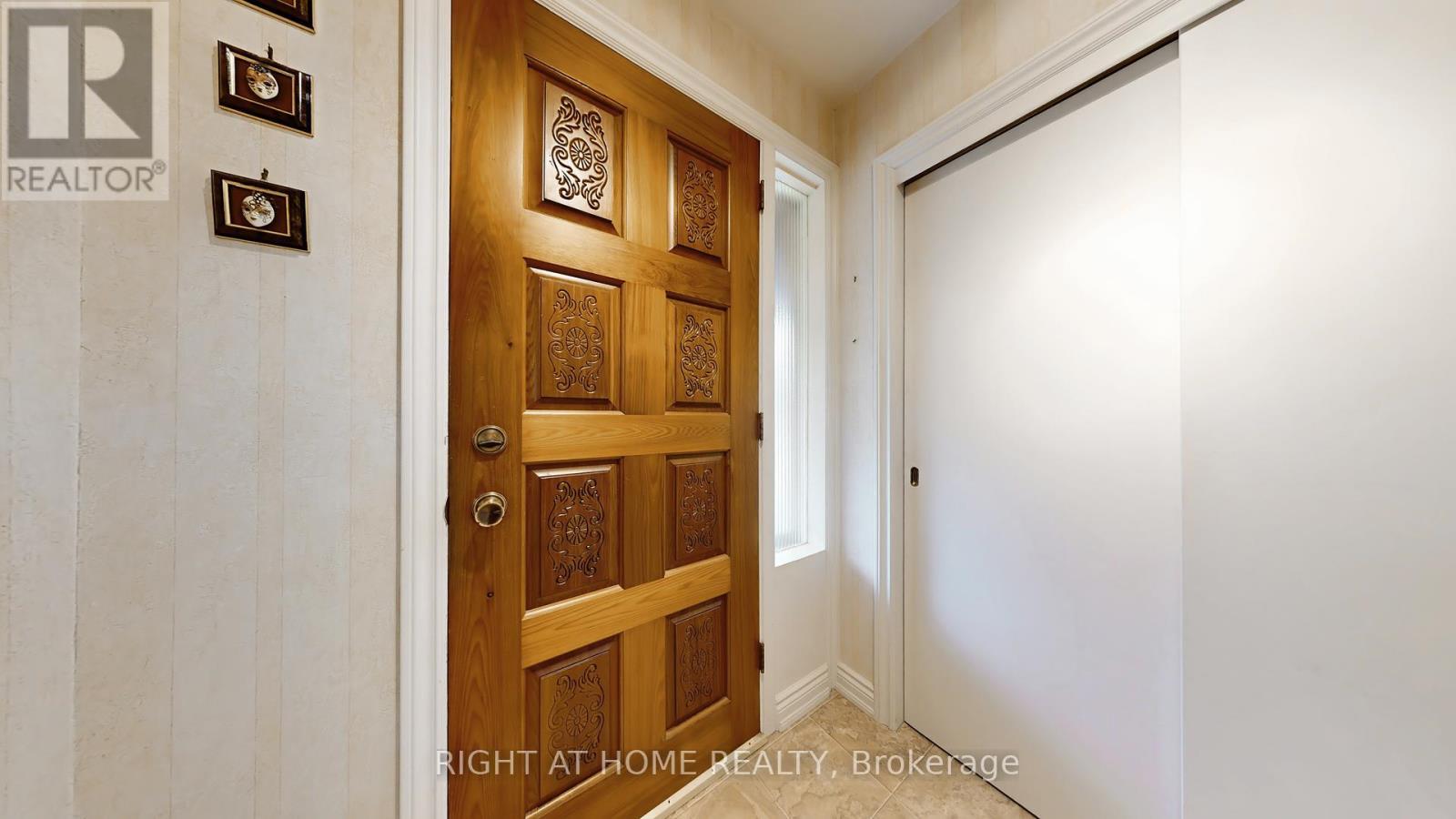 












1159 GLENGROVE AVENUE W

,
Toronto (Yorkdale-Glen Park),




Ontario
M6B2K5

