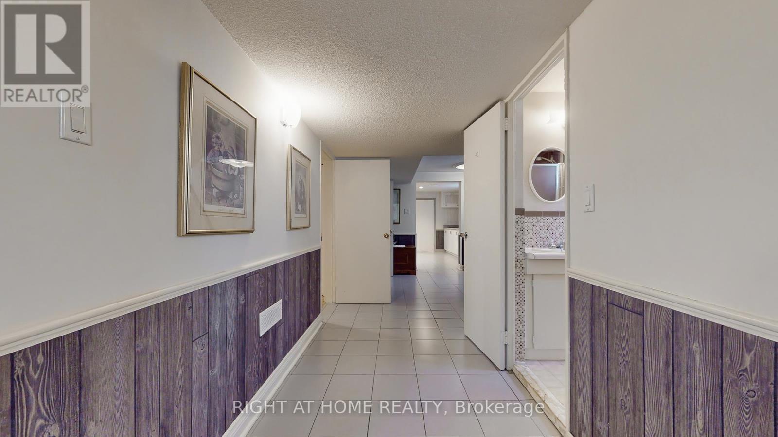 












1159 GLENGROVE AVENUE W

,
Toronto (Yorkdale-Glen Park),




Ontario
M6B2K5

