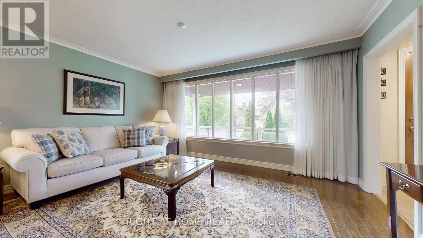












1159 GLENGROVE AVENUE W

,
Toronto (Yorkdale-Glen Park),




Ontario
M6B2K5

