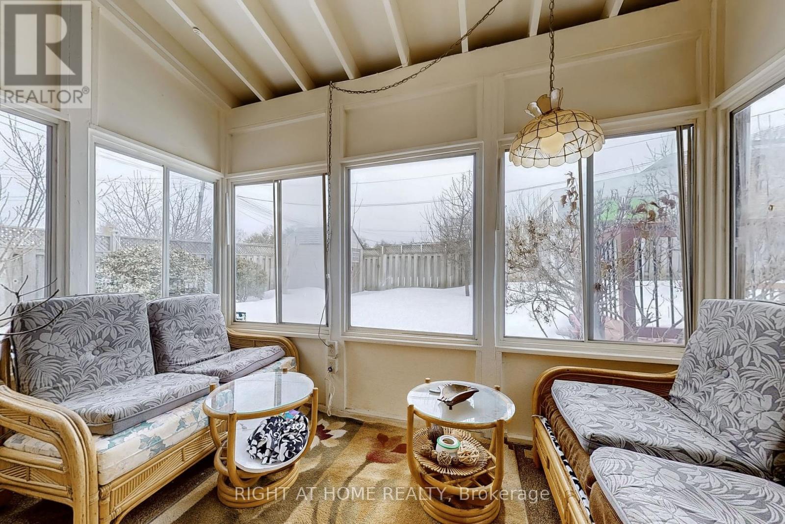 












35 WESTHUMBER BOULEVARD

,
Toronto (West Humber-Clairville),




Ontario
M9W3M5

