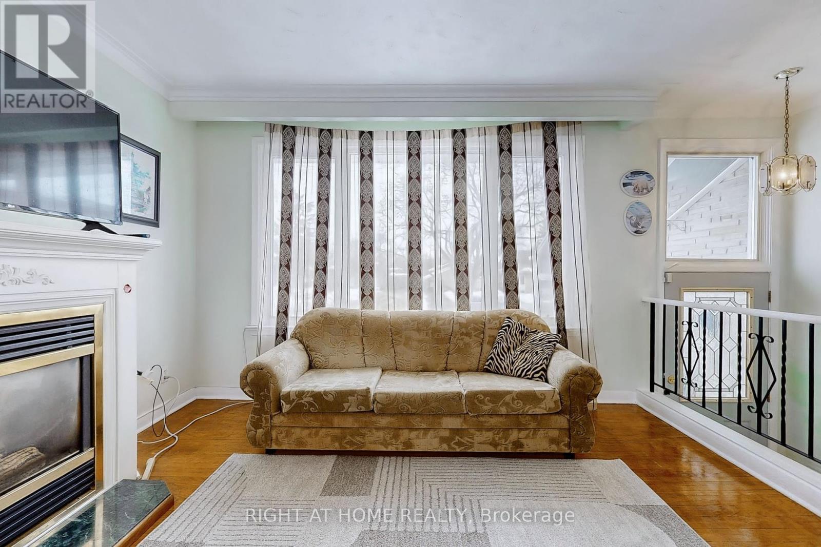 












35 WESTHUMBER BOULEVARD

,
Toronto (West Humber-Clairville),




Ontario
M9W3M5

