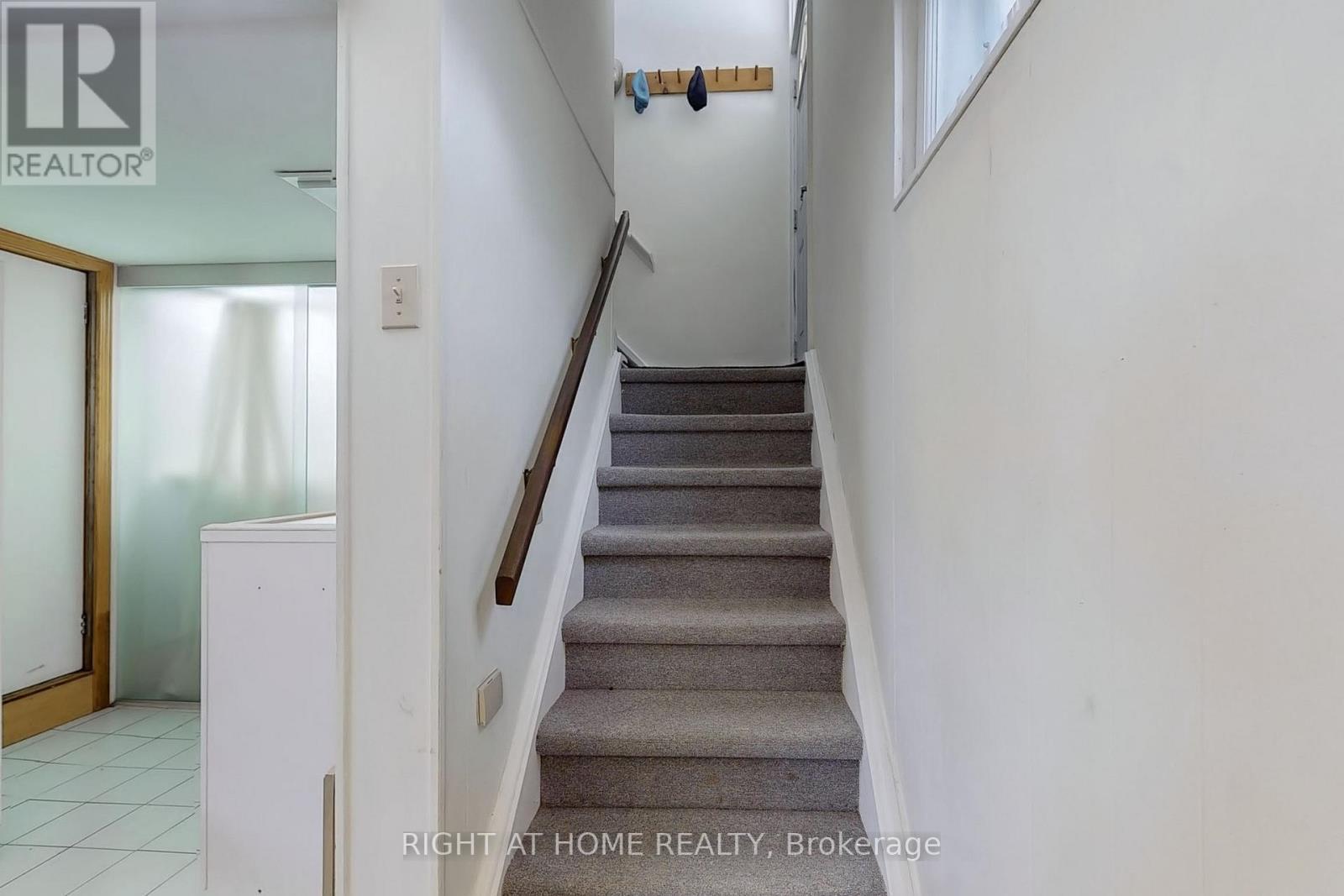 












35 WESTHUMBER BOULEVARD

,
Toronto (West Humber-Clairville),




Ontario
M9W3M5

