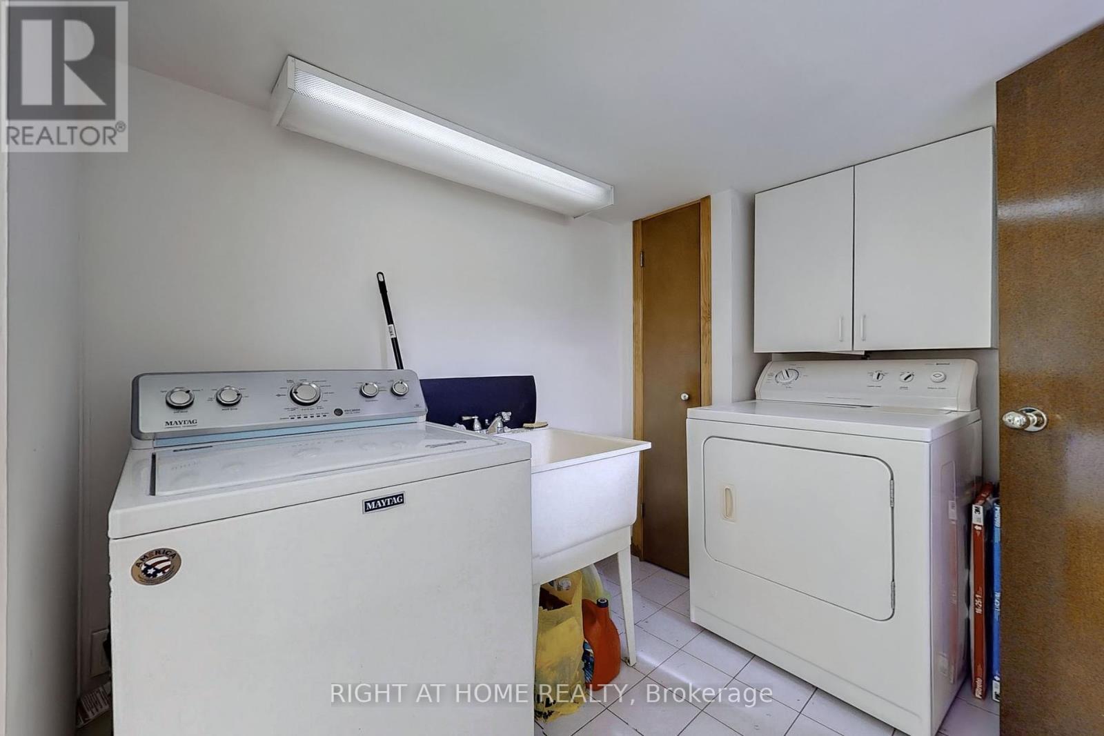 












35 WESTHUMBER BOULEVARD

,
Toronto (West Humber-Clairville),




Ontario
M9W3M5

