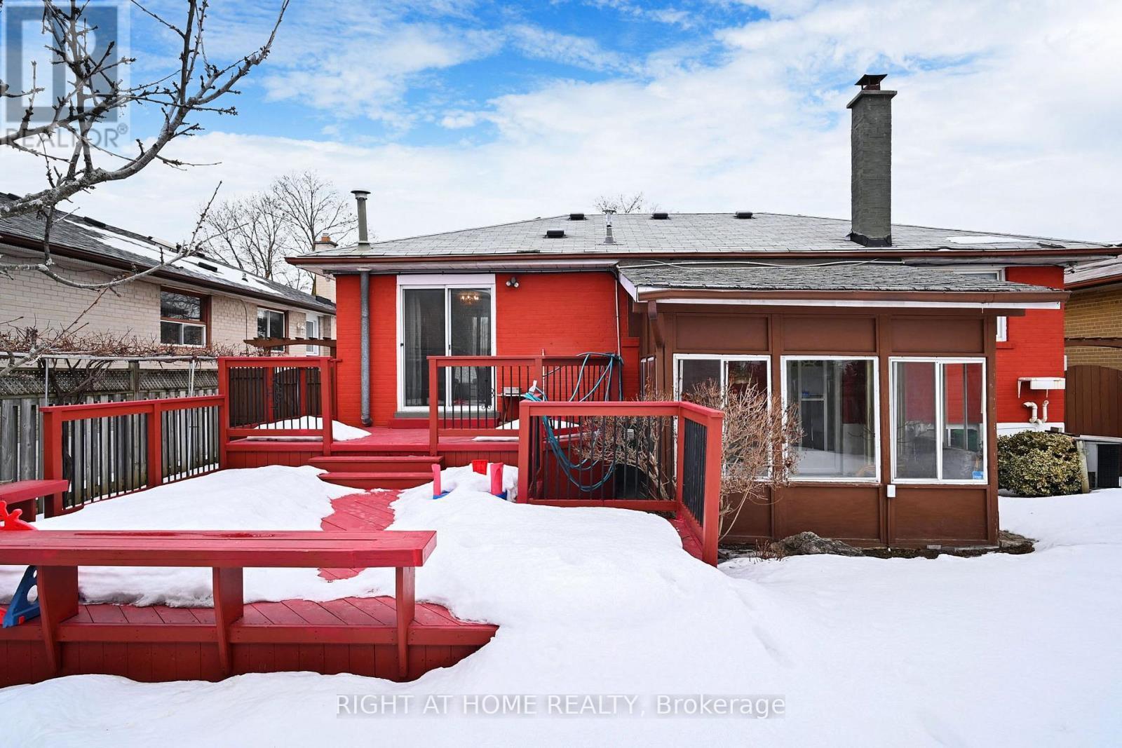 












35 WESTHUMBER BOULEVARD

,
Toronto (West Humber-Clairville),




Ontario
M9W3M5

