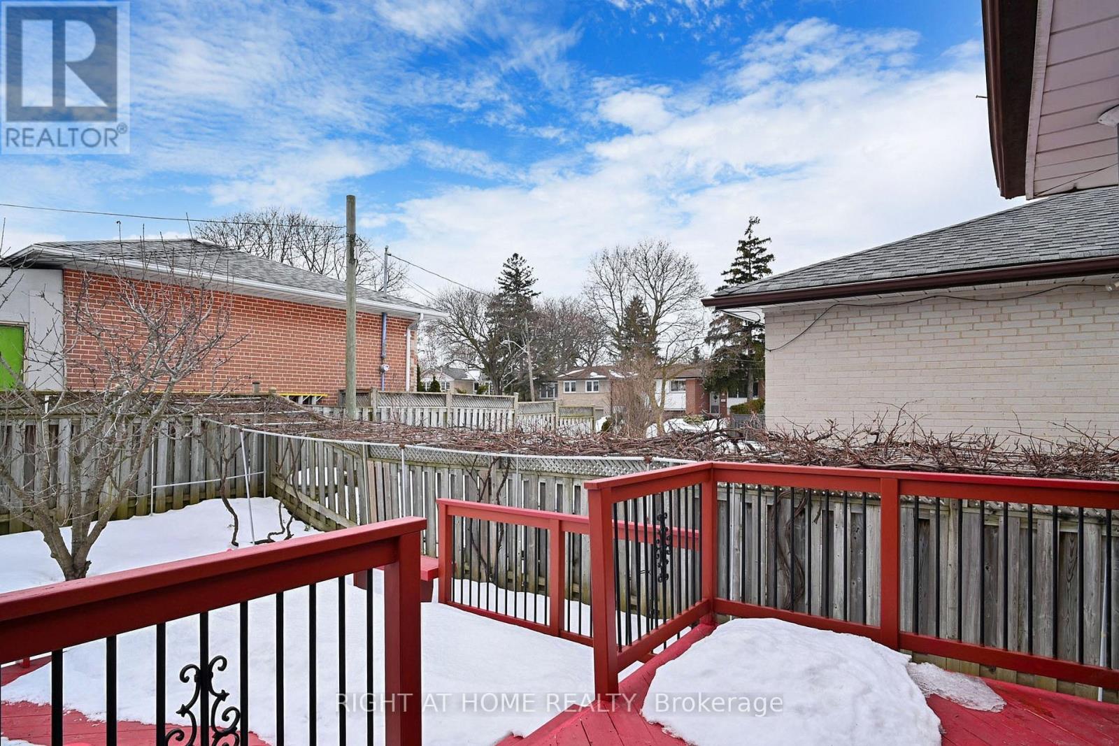 












35 WESTHUMBER BOULEVARD

,
Toronto (West Humber-Clairville),




Ontario
M9W3M5

