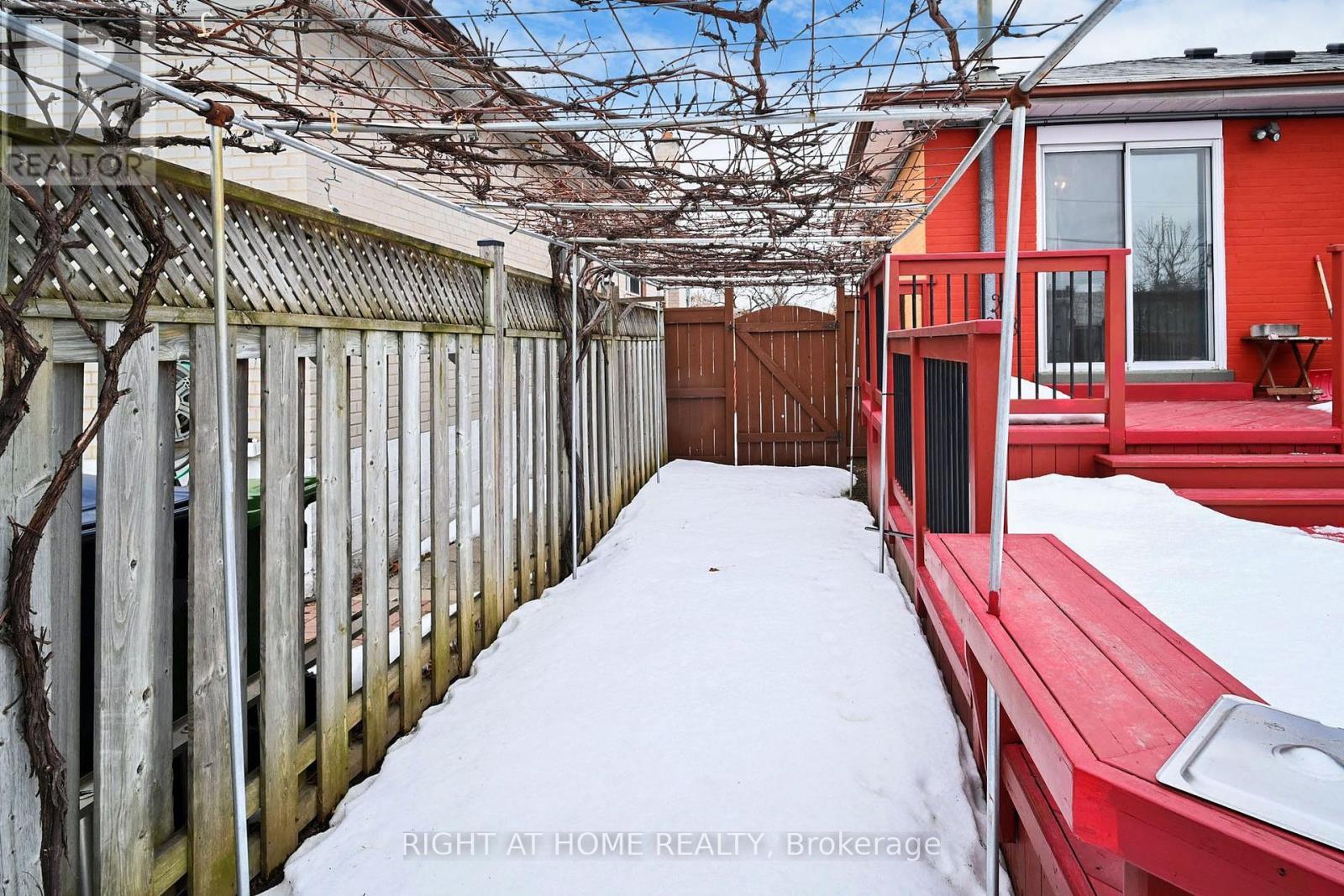 












35 WESTHUMBER BOULEVARD

,
Toronto (West Humber-Clairville),




Ontario
M9W3M5

