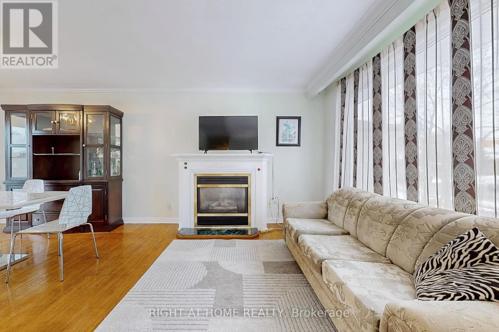 












35 WESTHUMBER BOULEVARD

,
Toronto (West Humber-Clairville),




Ontario
M9W3M5

