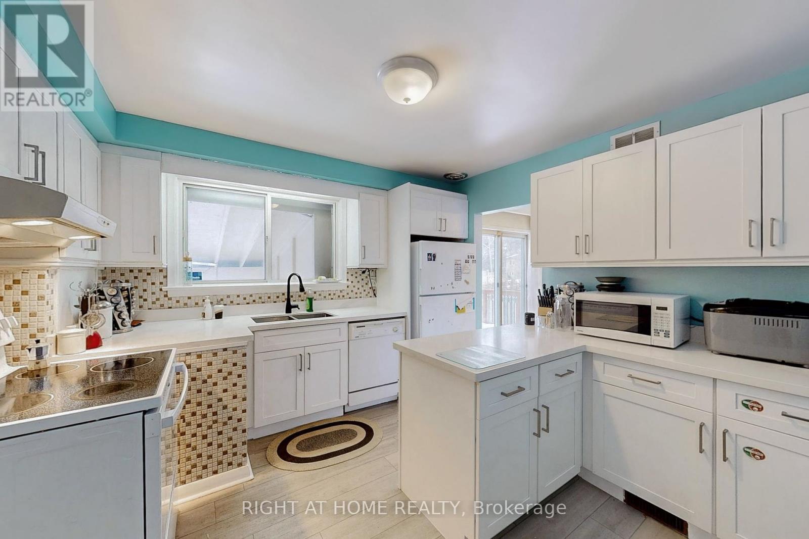 












35 WESTHUMBER BOULEVARD

,
Toronto (West Humber-Clairville),




Ontario
M9W3M5

