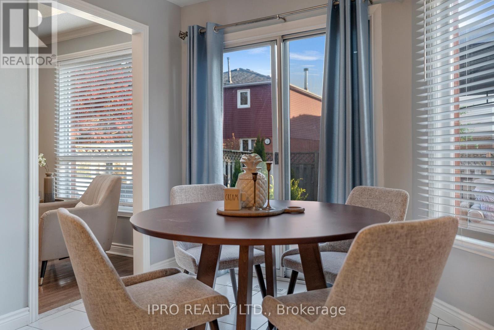 












6070 PRAIRIE CIRCLE

,
Mississauga (Lisgar),




Ontario
L5N5Z5

