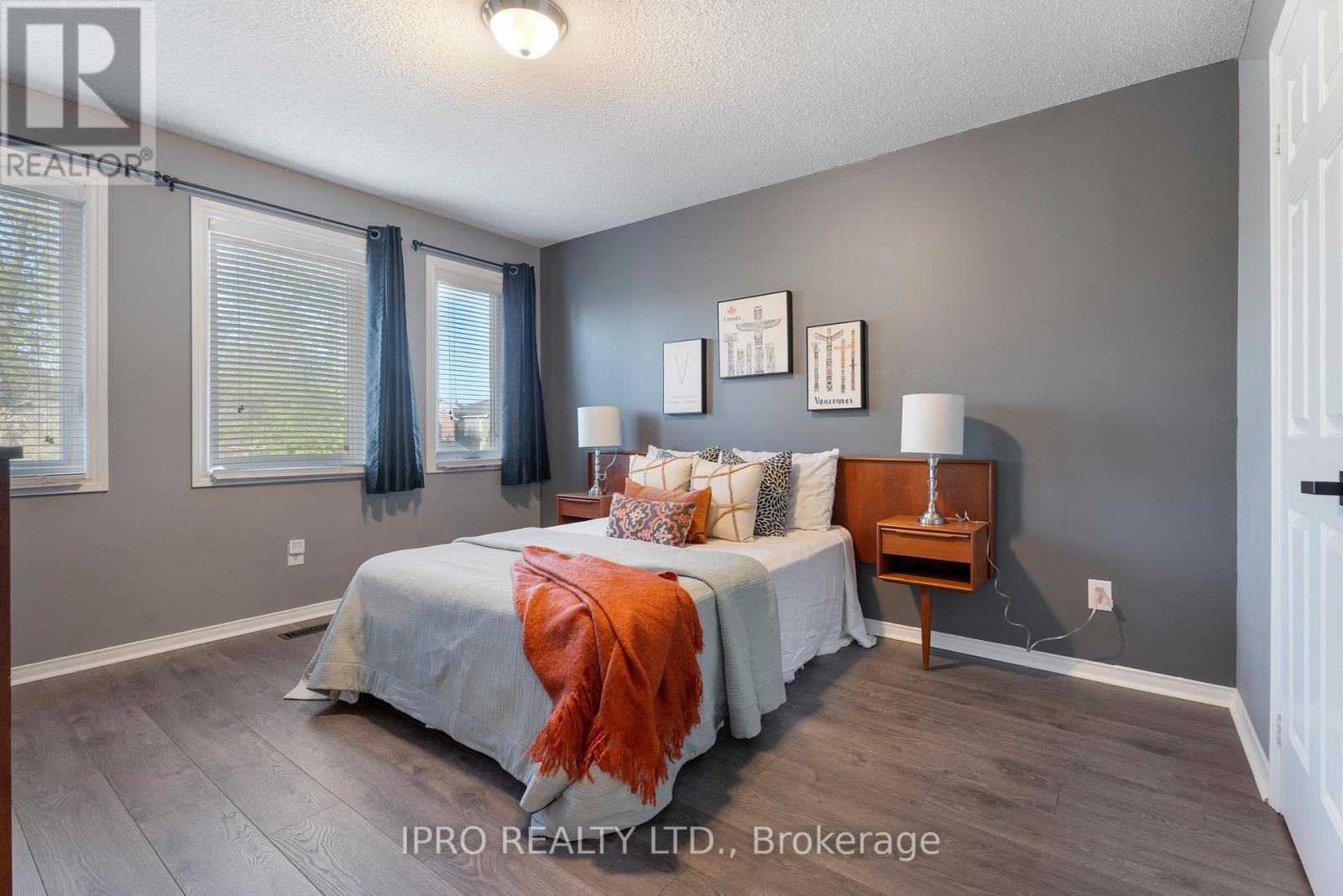 












6070 PRAIRIE CIRCLE

,
Mississauga (Lisgar),




Ontario
L5N5Z5

