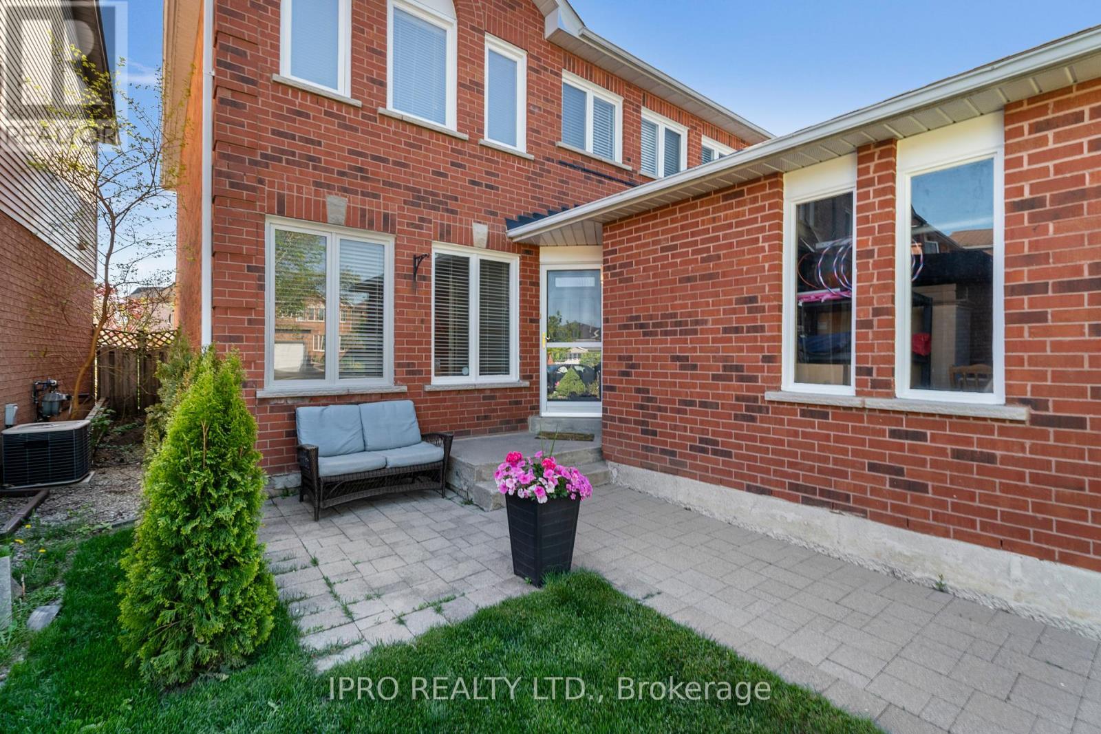 












6070 PRAIRIE CIRCLE

,
Mississauga (Lisgar),




Ontario
L5N5Z5

