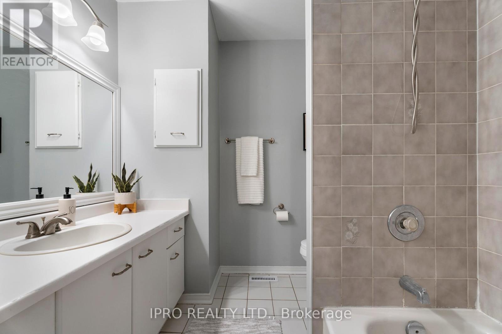 












6070 PRAIRIE CIRCLE

,
Mississauga (Lisgar),




Ontario
L5N5Z5

