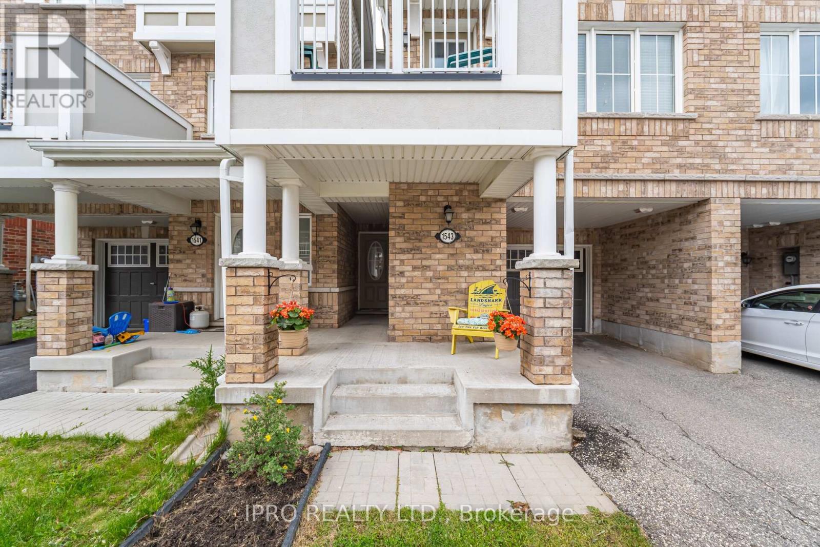 












1543 HUSBAND PLACE

,
Milton (CL Clarke),




Ontario
L9T8X9

